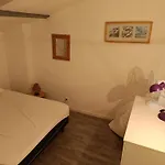 Maison Climatisee Et Studio Au Calme A Royan